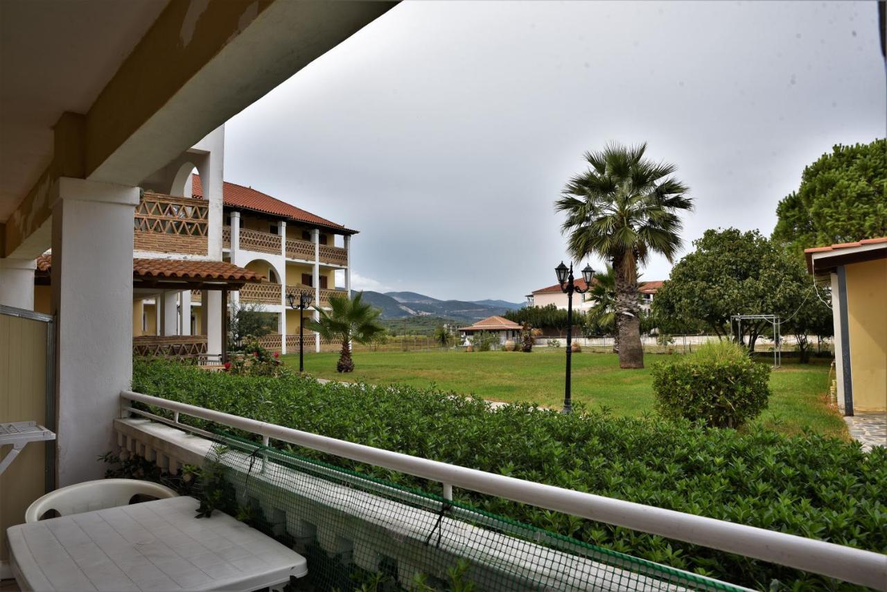 Elpida Hotel Alikanás Exterior foto
