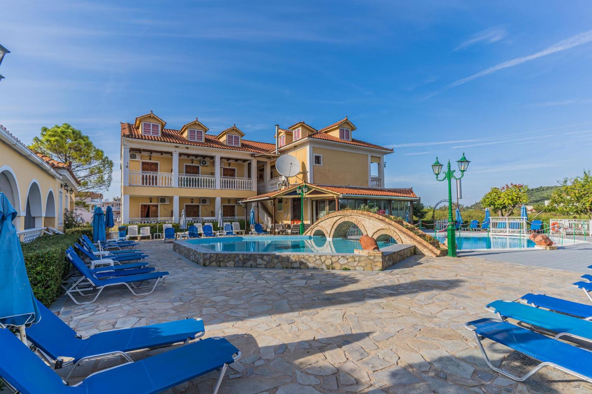 Elpida Hotel Alikanás Exterior foto