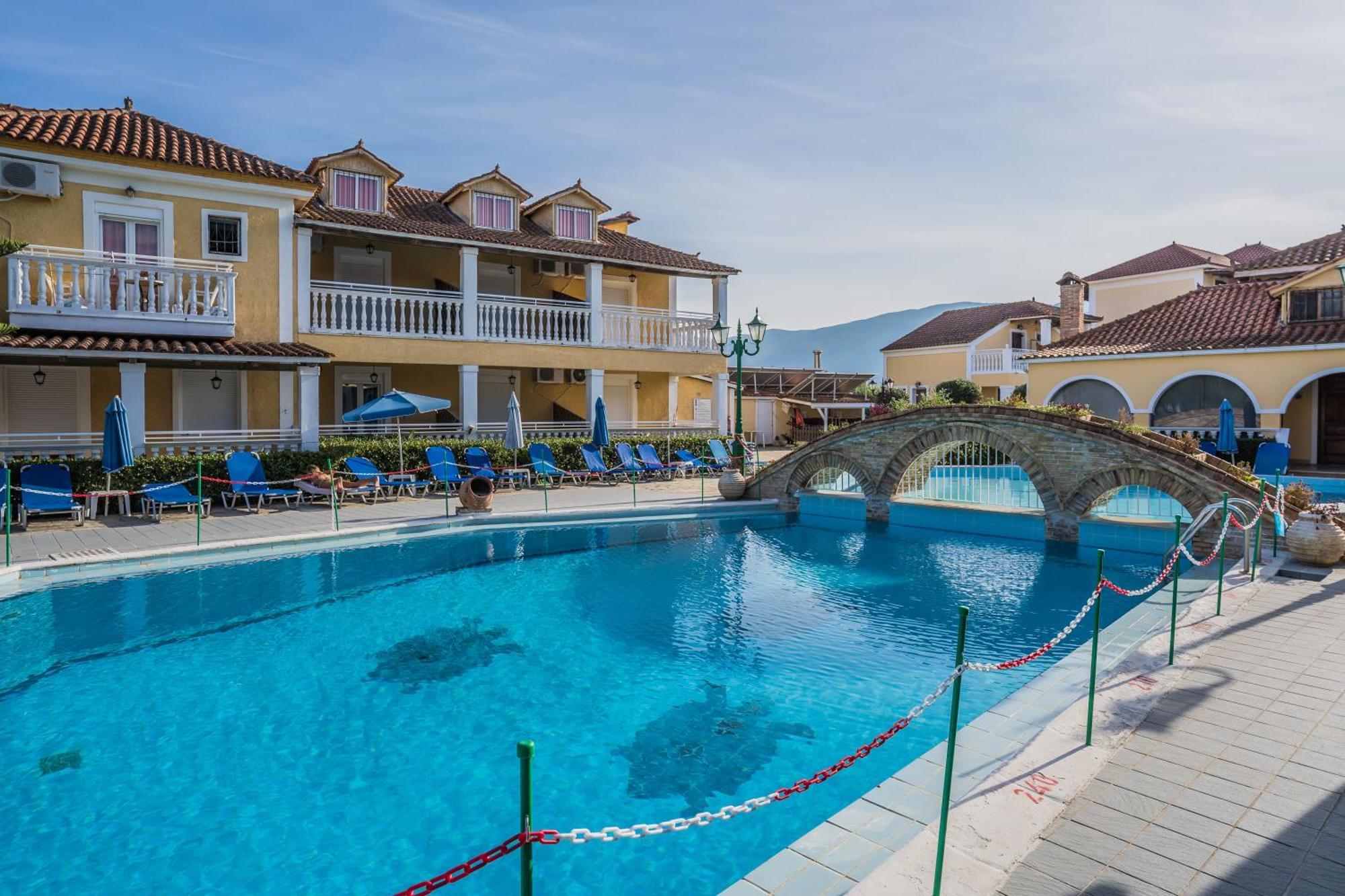 Elpida Hotel Alikanás Exterior foto