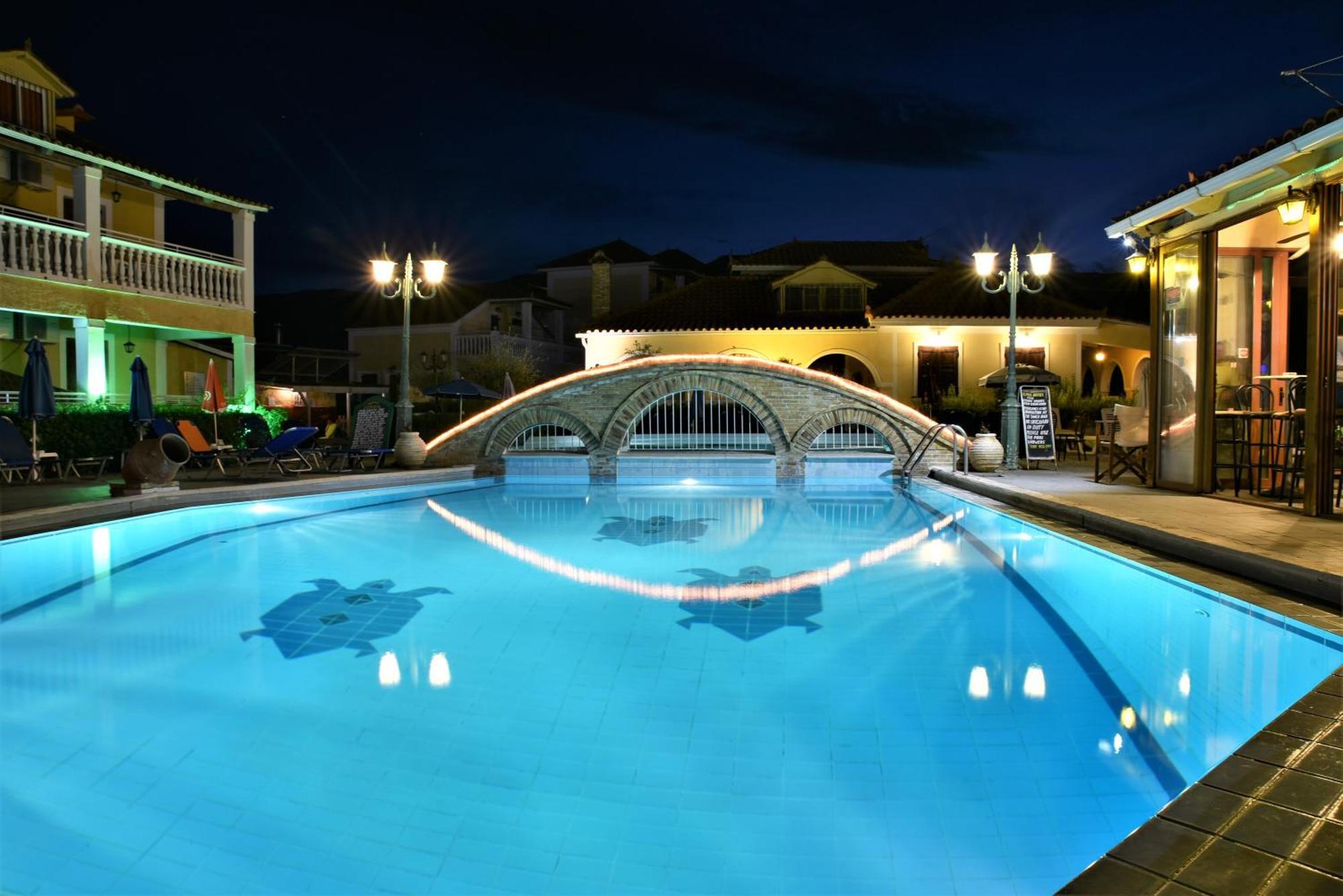 Elpida Hotel Alikanás Exterior foto
