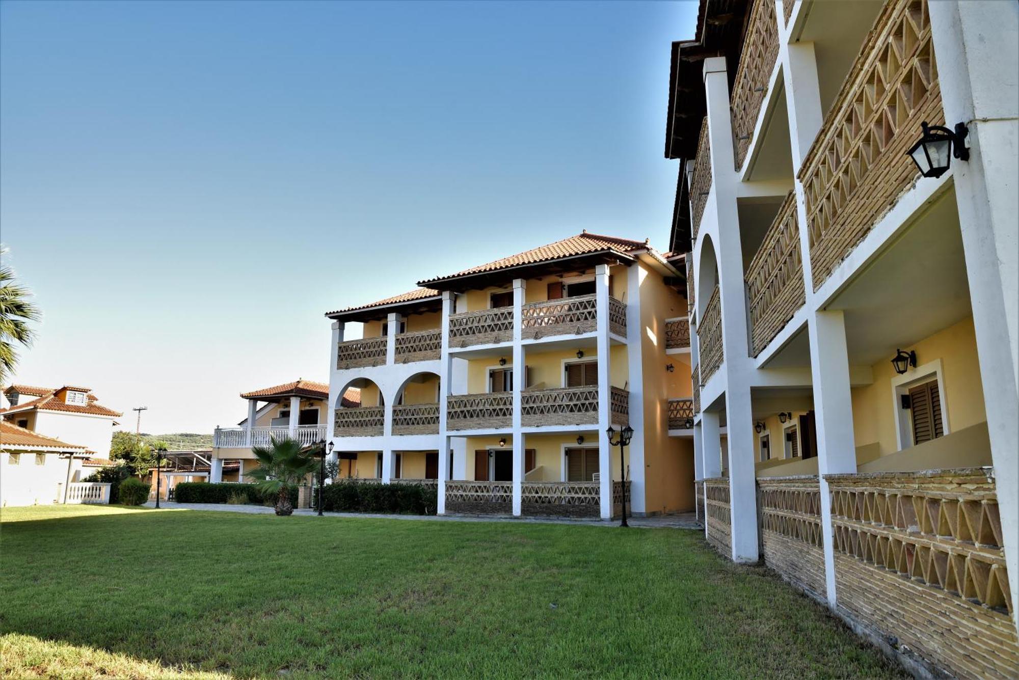 Elpida Hotel Alikanás Exterior foto