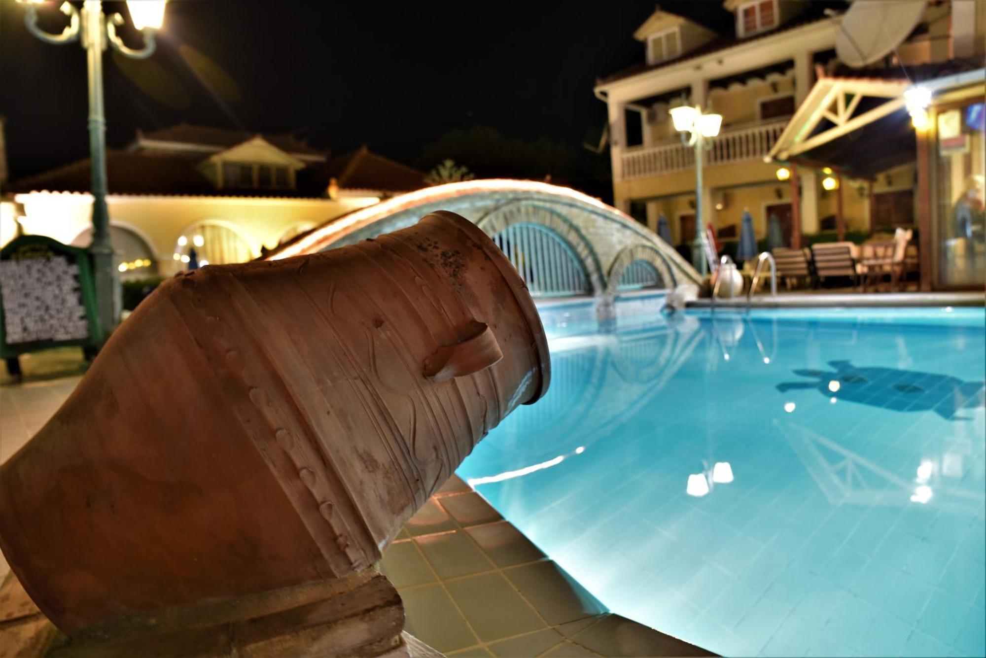 Elpida Hotel Alikanás Exterior foto